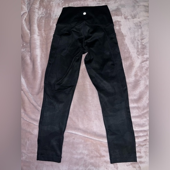 90 degree capris, size small, dark camo - Picture 2 of 2